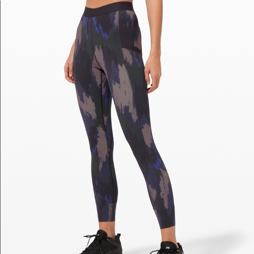 Take The Moment 25"lululemon x Robert Geller
